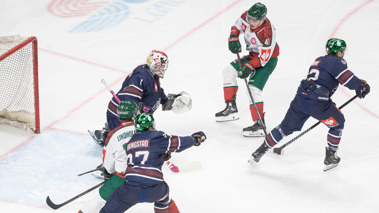 Hockeyspelaren Ivar Stenberg under en hockeymatch i SHL